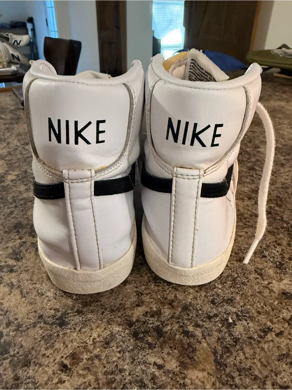 Women’s Nike Shoes sz 6.5